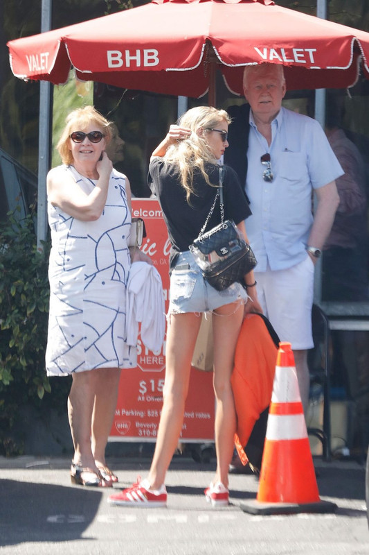 Stella-Maxwell-UPSKIRTSTARS-COM-20