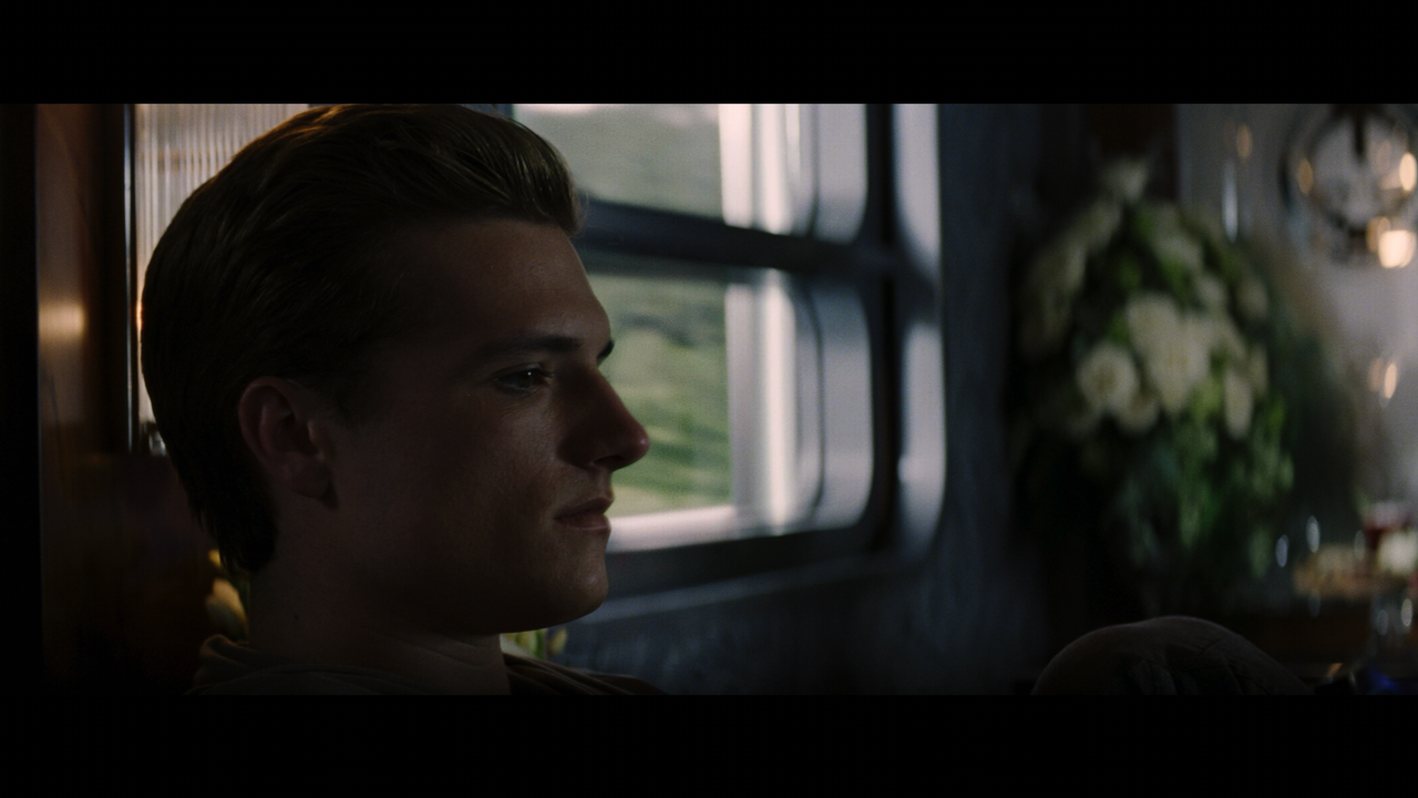 The.Hunger.Games.Catching.Fire.2013.2160p.UHD.BDRemux.TrueHD.Atmos.7.1.HYBRID.DoVi.mkv_001400.881