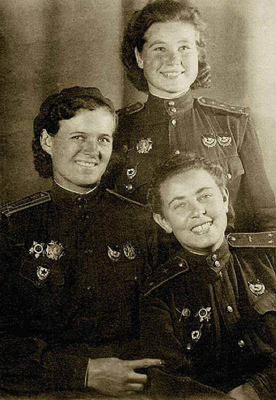 https://i.postimg.cc/MZMTxXD8/Bershanskaya-Gelman-and-Smirnova.jpg