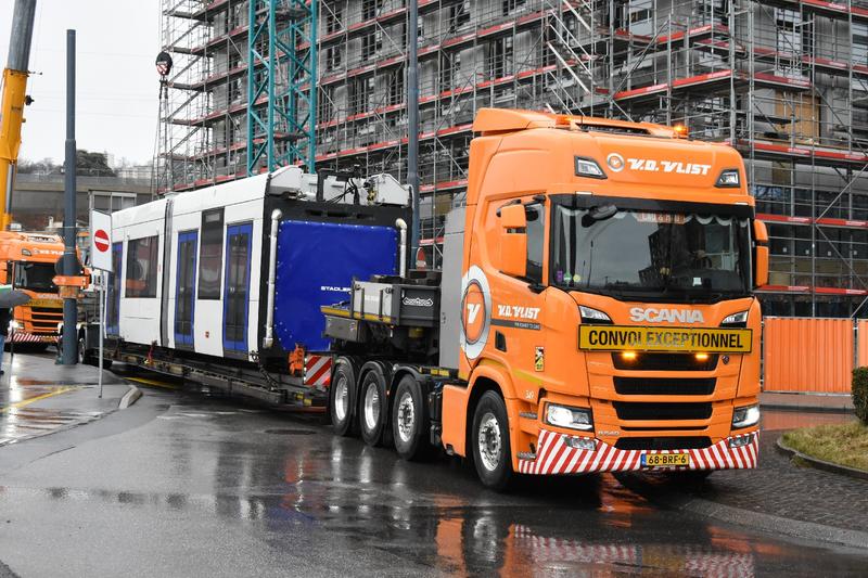 DSC-1577-Arrivee-Tramlink-1001-a-Perrele