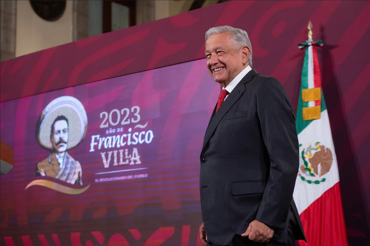 AMLO pide “revisar” facultades del INE y el TEPJF