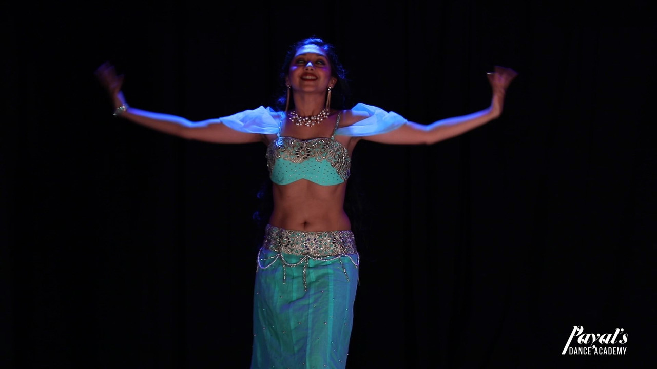 [Image: Sexy-Desi-belly-Dancer-mp4-snapshot-01-36-096.jpg]