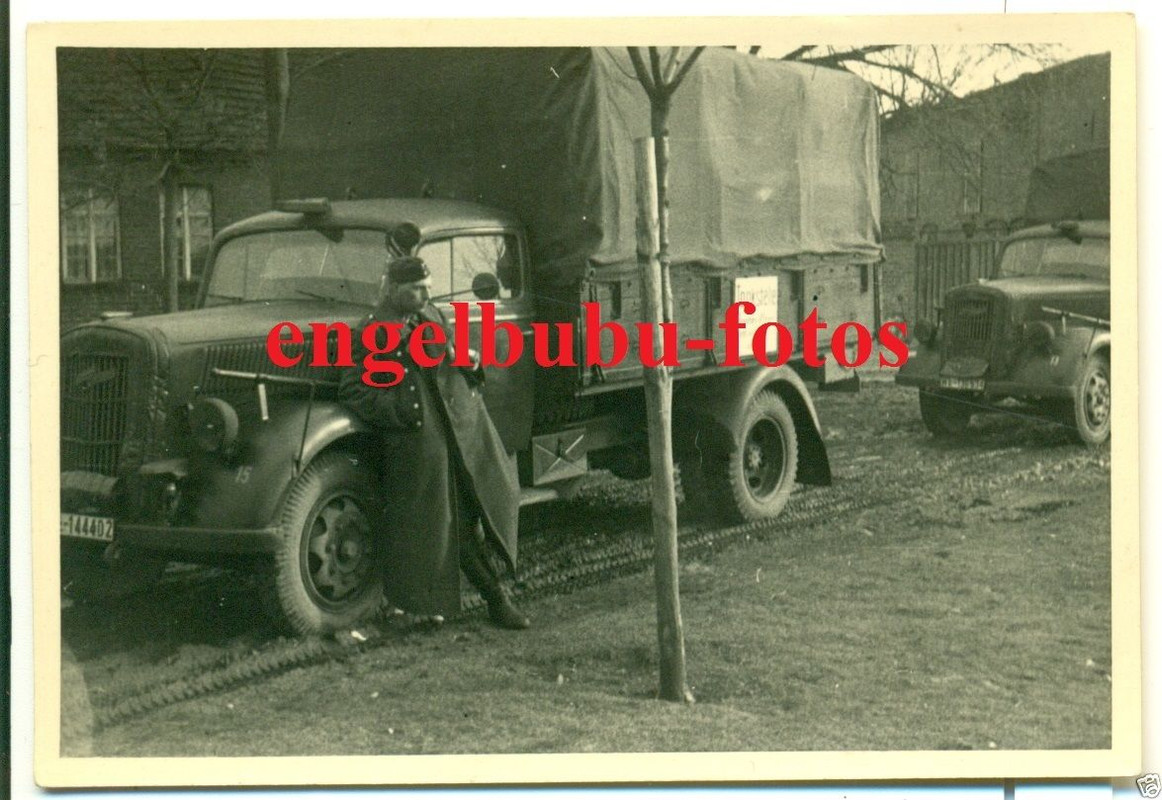 LKW (darauf Schild mit Tankstelle) - WL-144402