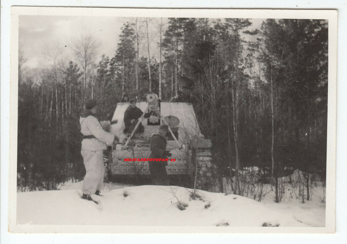 Wehrmacht Nashorn Sturmgeschütz in Bereitschaftsstellung Rogatschew‬ Russland