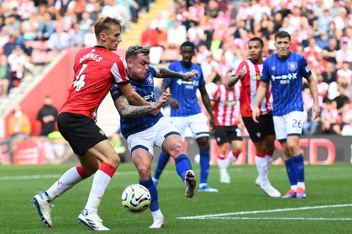 Ipswich Town vs Southampton, 18h00 ngày 17/08