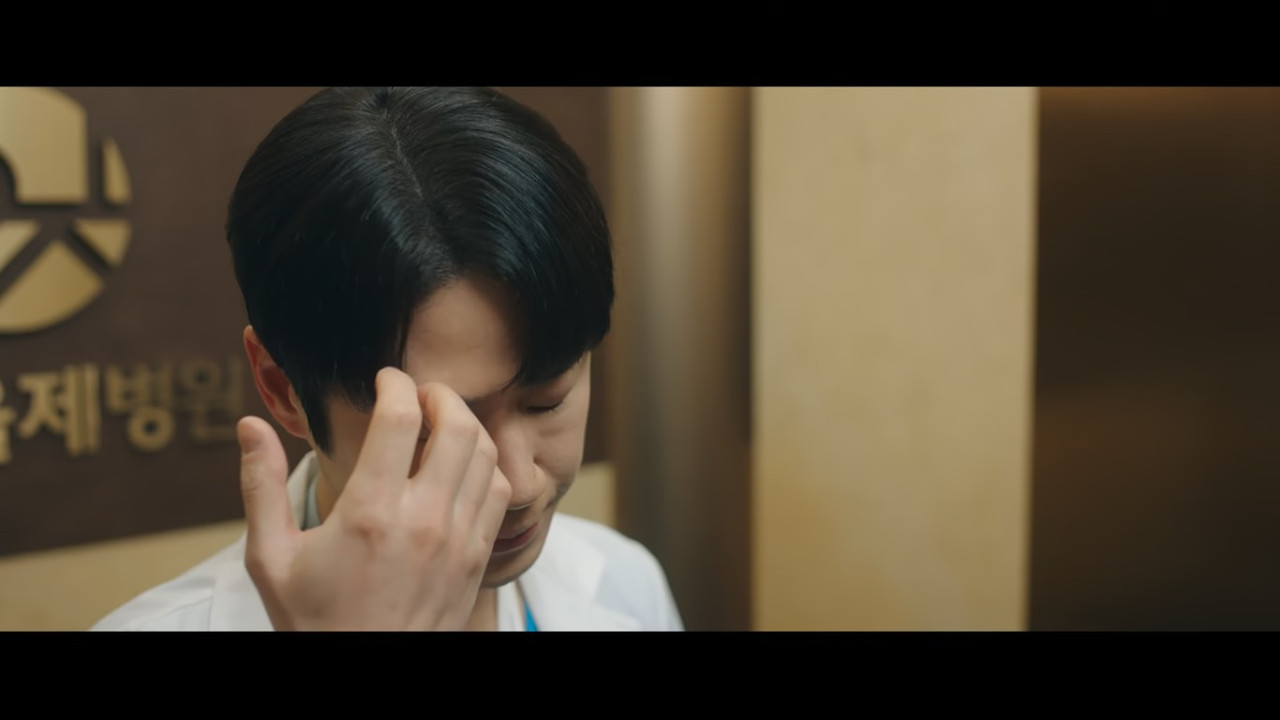 VS--Netflix-ResidentPlaybookE8Episode8-23’55”