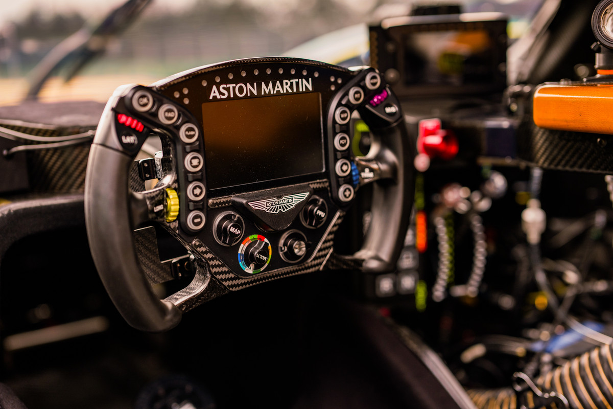 Aston Martin Valkyrie LM_11