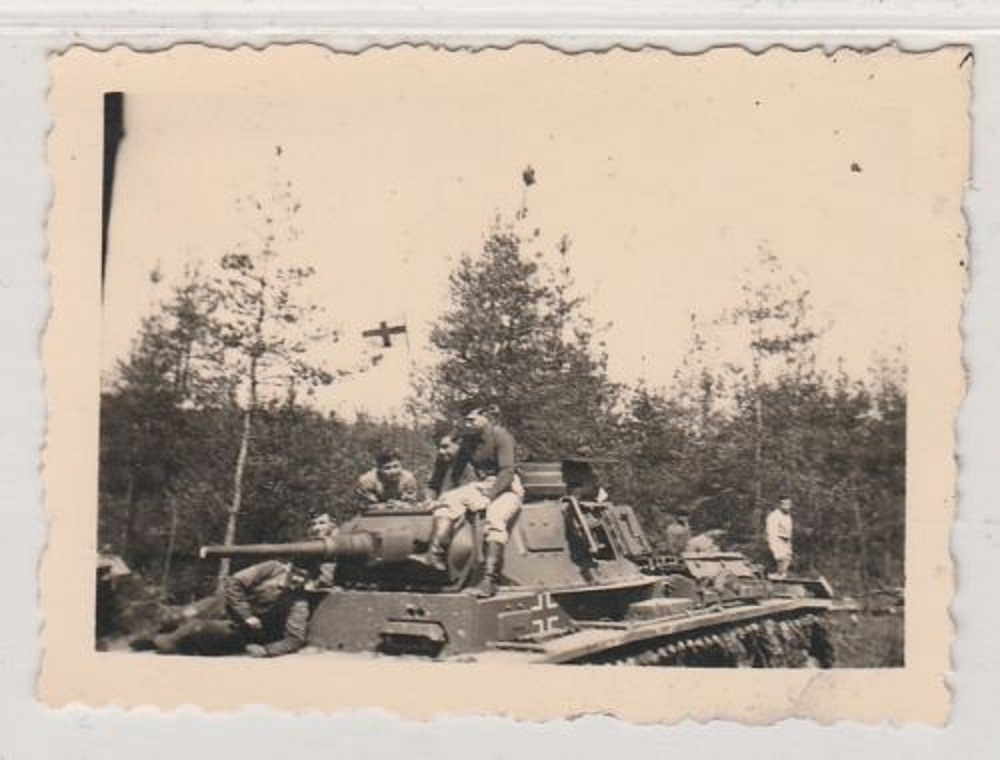 2.Weltkrieg-Soldaten u.Panzer-Rückseite verschmu