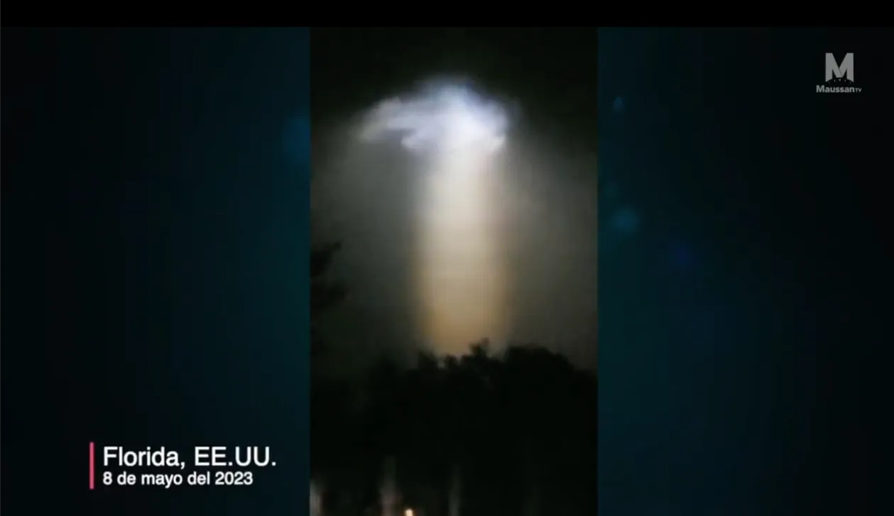 Aparecen extrañas luces en el cielo de Florida; se trataría de un OVNI (Video)