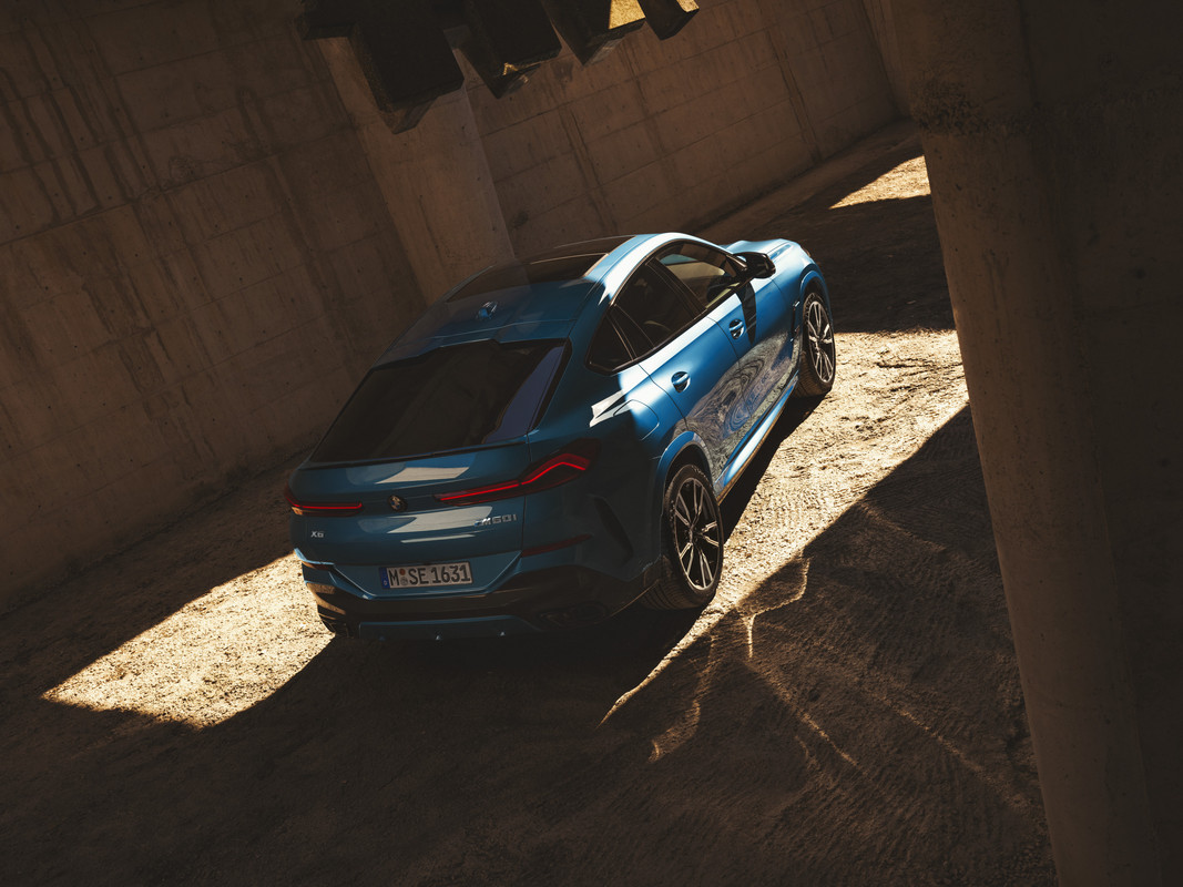 P90492405_highRes_the-new-bmw-x6-m60i-