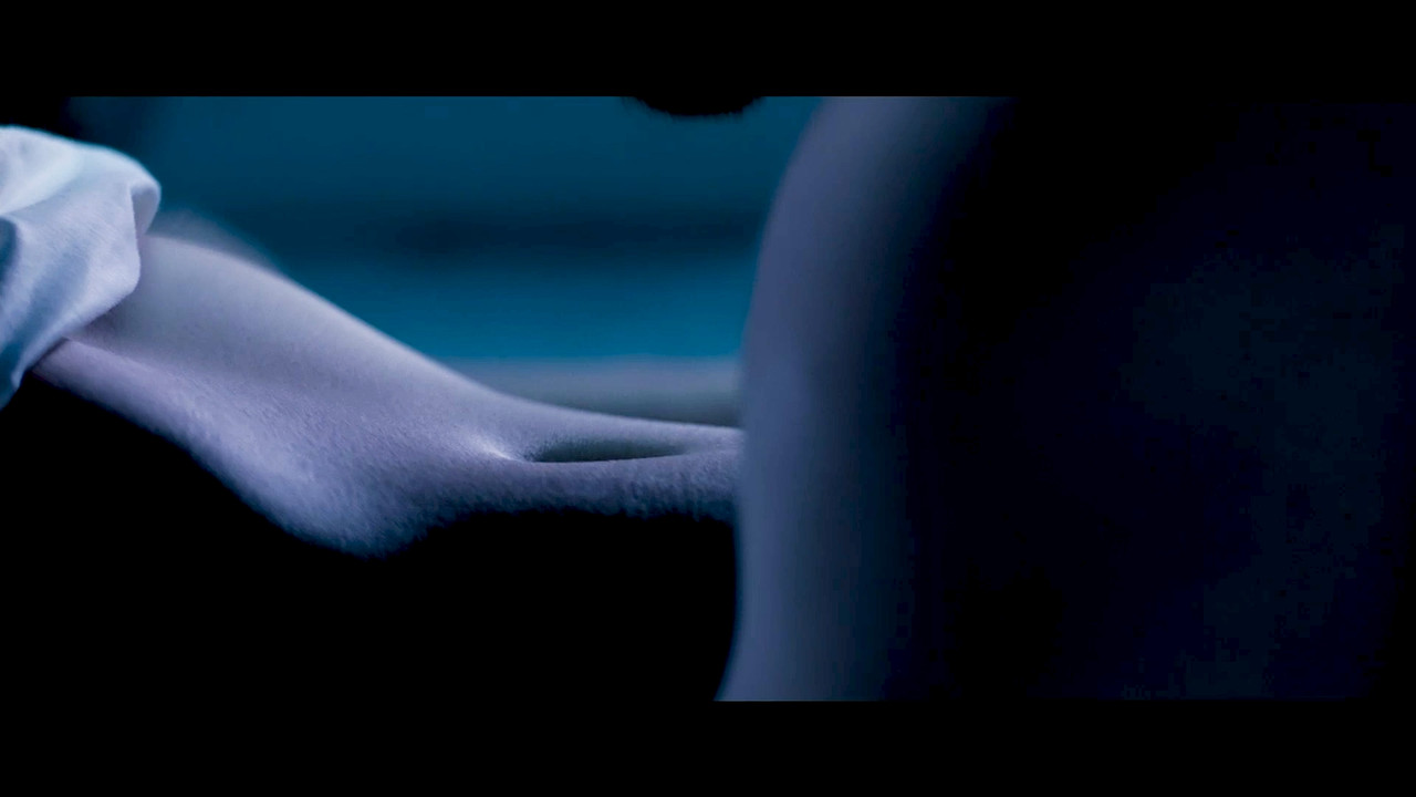 Raima Sen Hot Navel From Mirch 2010 4k.mp4_snapshot_00.28_[2020.11.30_20.59.12]