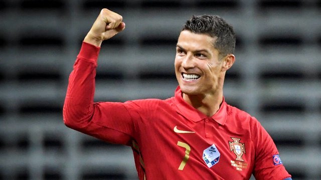 Cristiano Ronaldo Cristiano Ronaldo