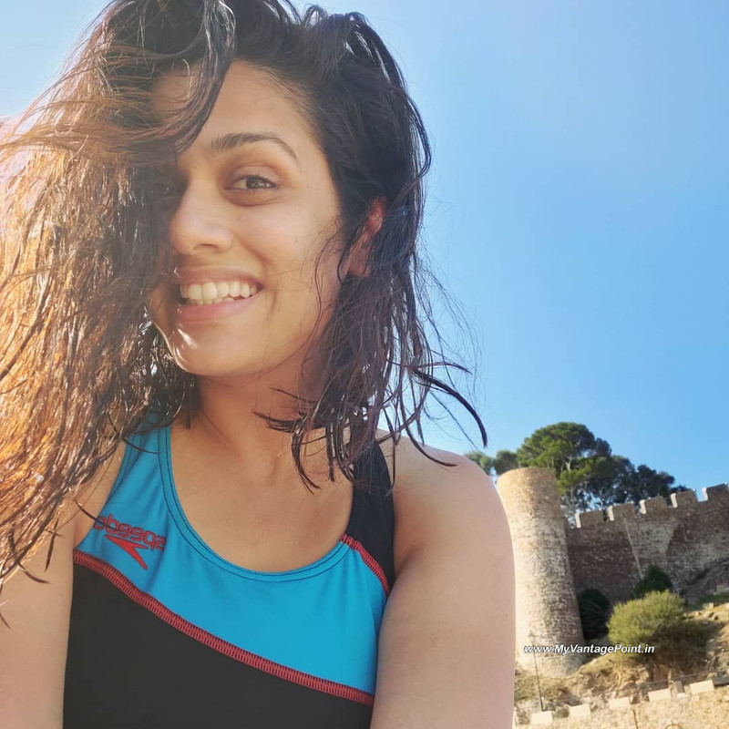 6-Girija-Oak-Godbole-Hot-Photos-HD-Mobile-Wallpaper-In-Western-Outfits-My-Vantage-Point