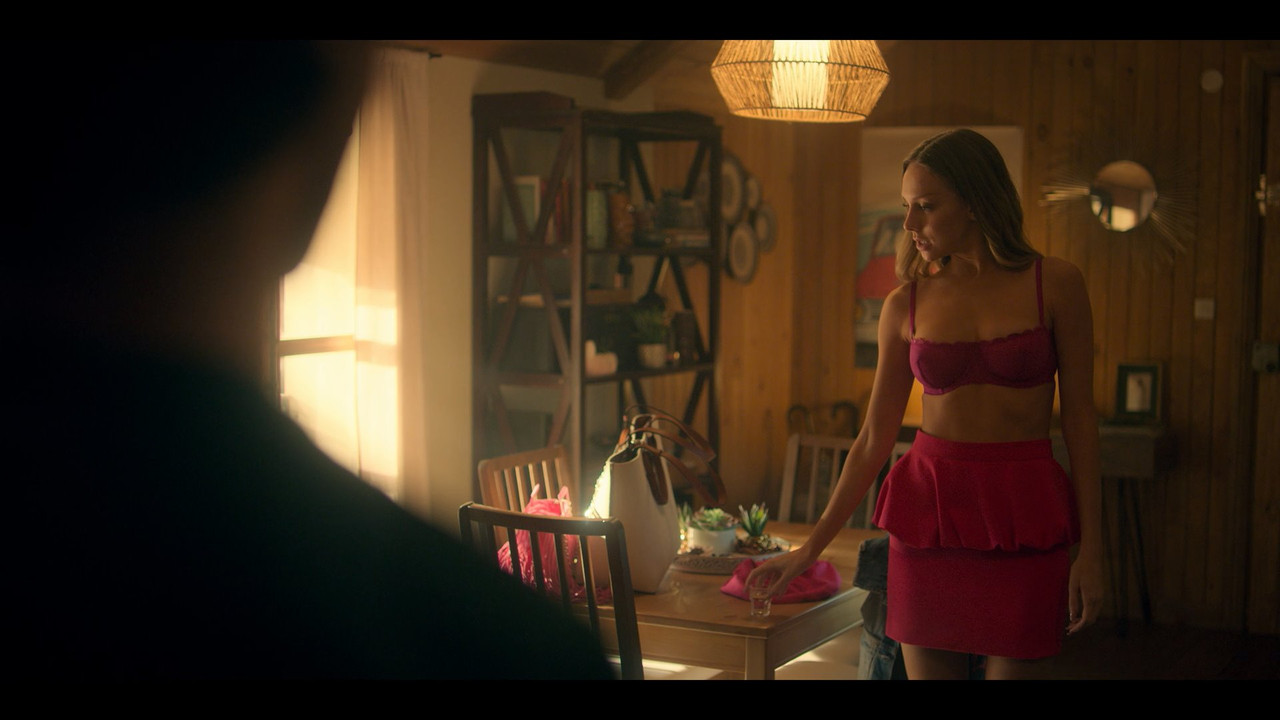 Elite.Short.Stories.Carla.Samuel.S01.1080p.NF.mkv_snapshot_03.10_[2021.08.31_13.21.06]