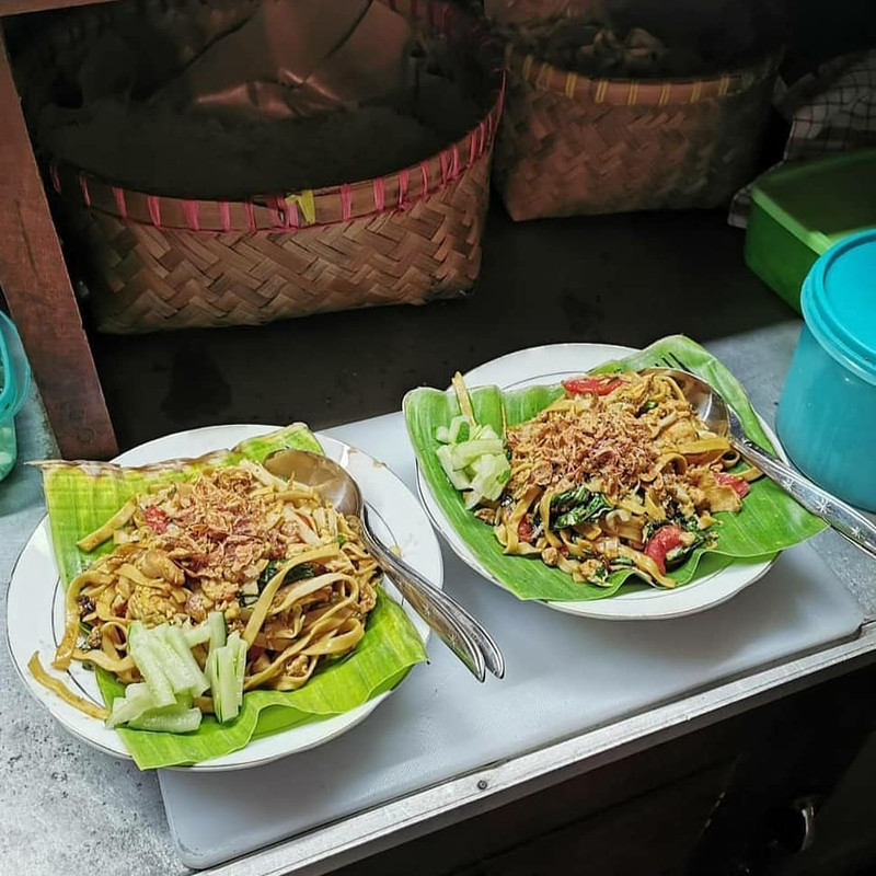 Menu makanan di Kedai Kawan Lama, tempat makan siang enak di Kediri.