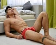 Screenshot_20250612_200315_Grindr