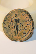 Dupondio de Faustina II. PVDICITIA S C. Pudicitia estante a izq. Roma. 450