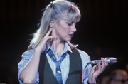 Olivia-Newton-Johnon-md24