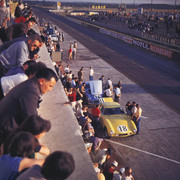 24 HEURES DU MANS YEAR BY YEAR PART ONE 1923-1969 - Page 49 60lm18-F250-GT-SWB-George-Arents-Alan-Connell-Jr-12