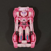 Cyberverse-Deluxe-Arcee03