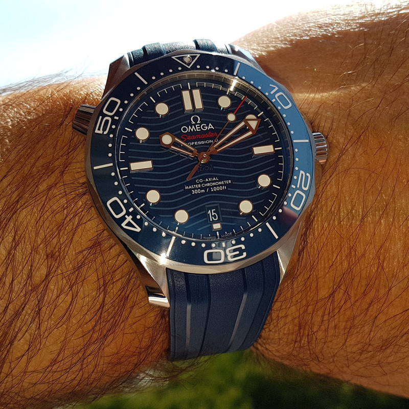 Ω Seamaster Professional Diver 300M Co-Axial Master Chronometer 42mm Cal. 8800 Blue (2)