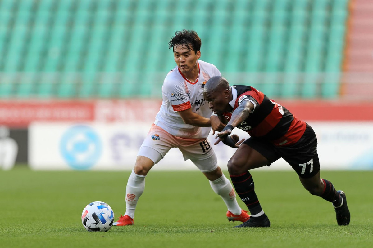 Pohang vs Gangwon, 17h00 ngày 01/06