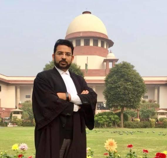 Harsh-Pathak-infront-of-Superem-court-of-India.jpg