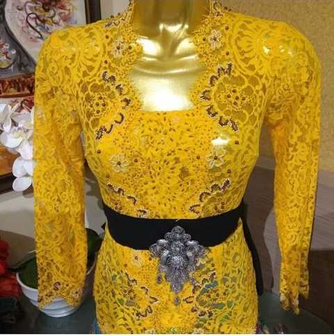 Seragam Kebaya Brokat Modern