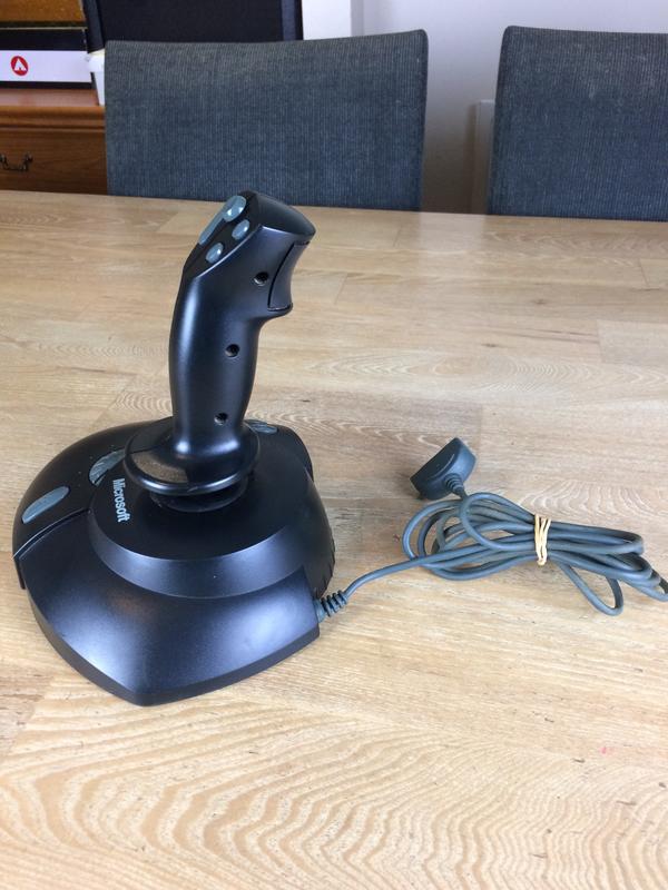 Microsoft　サイドワインダー　ジョイスティック Amazon.com: Microsoft Sidewinder Joystick (USB) : Video Games