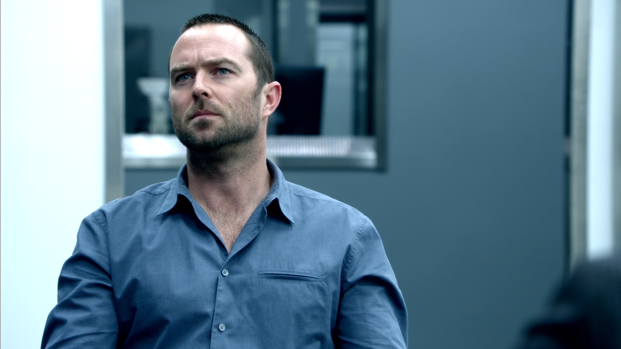 Blindspot.S01E21.Of.Whose.Uneasy.Route.1080p.10bit.BluRay.AAC5.1.HEVC-Vyndros.mkv_snapshot_03.17_[20