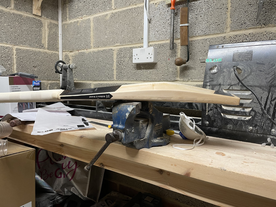 0B9871E7-3250-4499-B2AD-33531389B94C