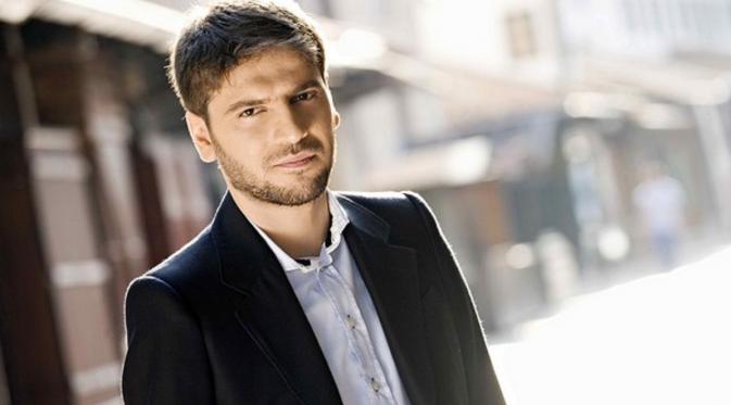 018002000-1466430438-Sami-Yusuf.jpg