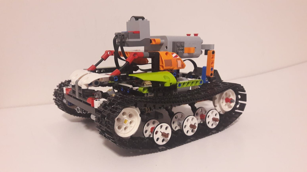 43452128_292100751395578_1315407534823047168_n