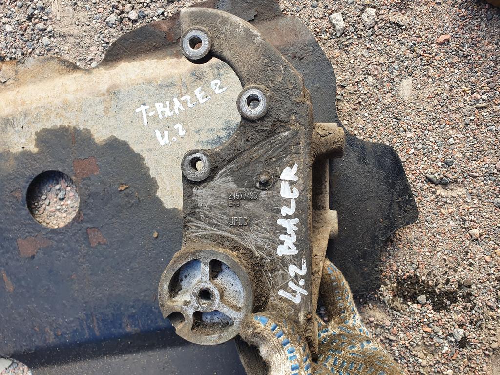 Кронштейн двигателя