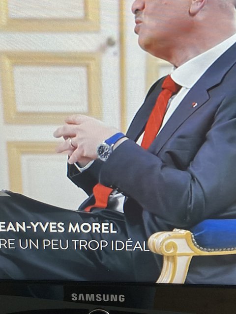 La montre du jour des autres... dans les émissions télévisées (tome VIII) - Page 12 7586-B2-D3-A29-B-468-F-ADBD-FB28471301-EB