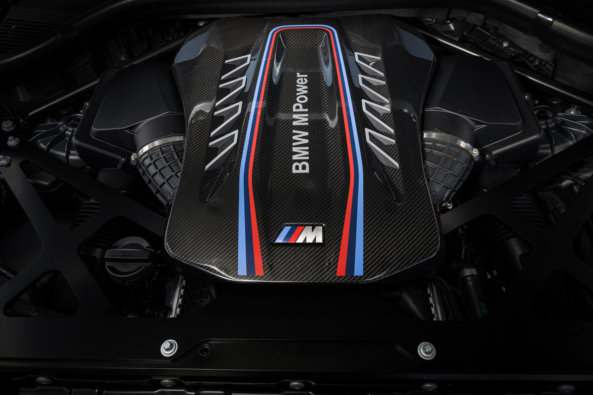 P90495602_highRes_the-new-bmw-x6-m-com