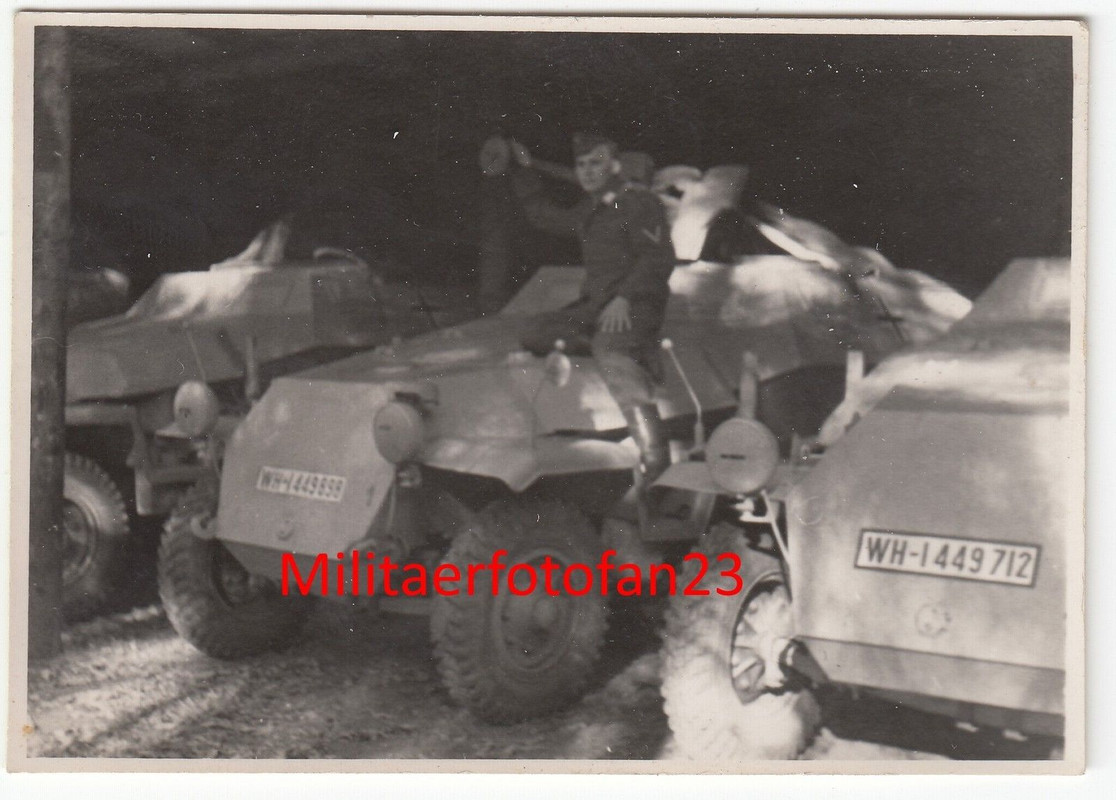 Wehrmacht Luftwaffen Soldat am SPW Panzerjäger 1