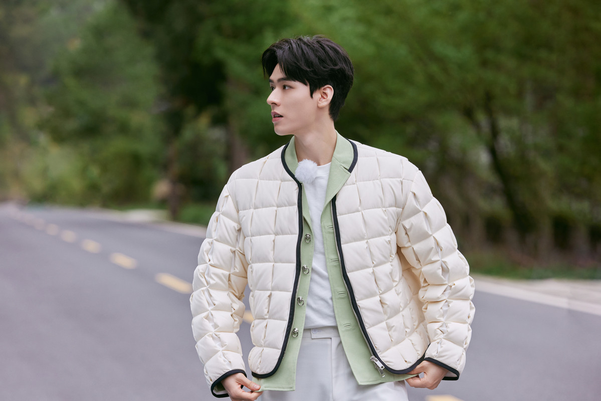 006DurXoly1hdy5g7awe1j36bk47skjq