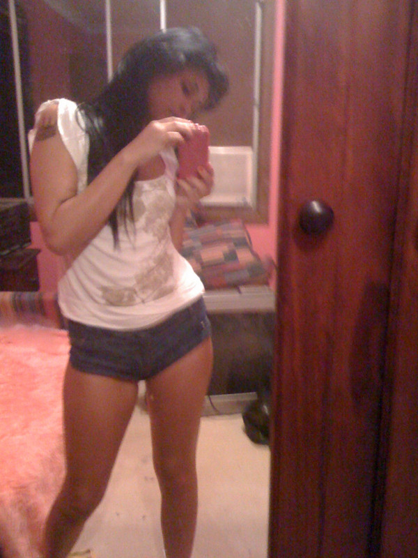 Otra nena amateur desnuda y embarazada