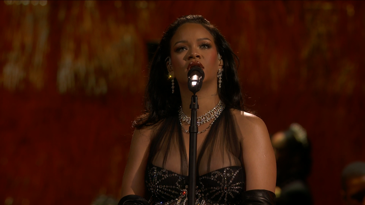 Rihanna - Lift Me Up from Black Panther.Wakanda Forever,95th Academy Awards,March 12, 2023.ts_202303