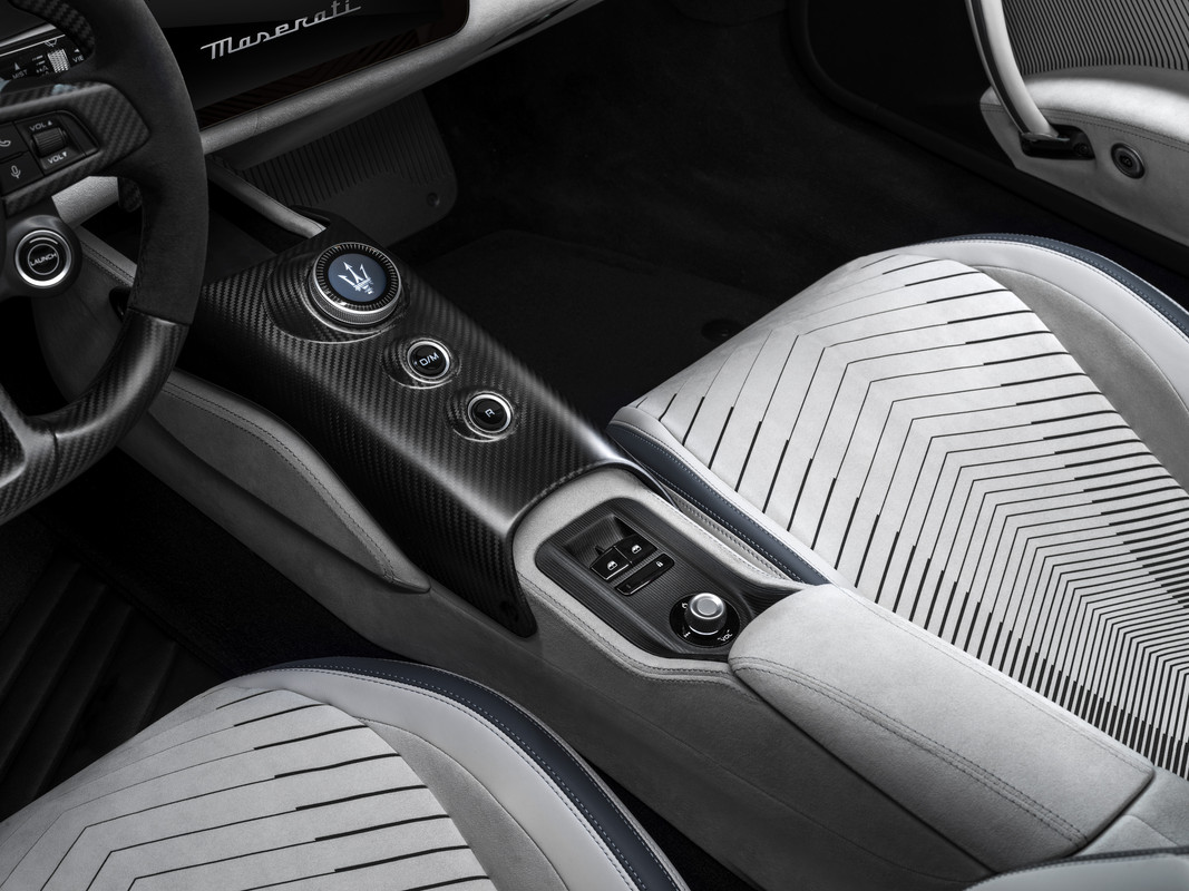 Maserati_MC20_Cielo_studio(9)