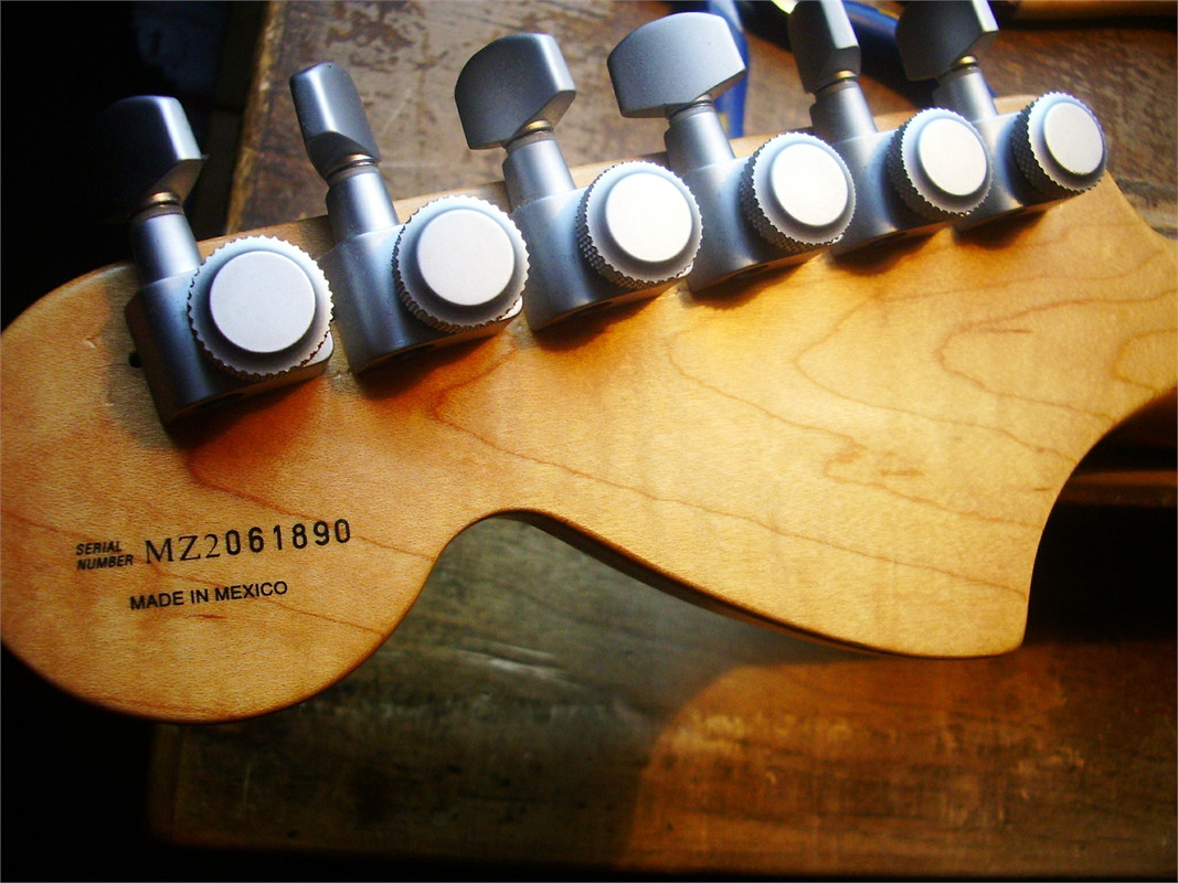 F.Strat Tom Delonge 2002-3