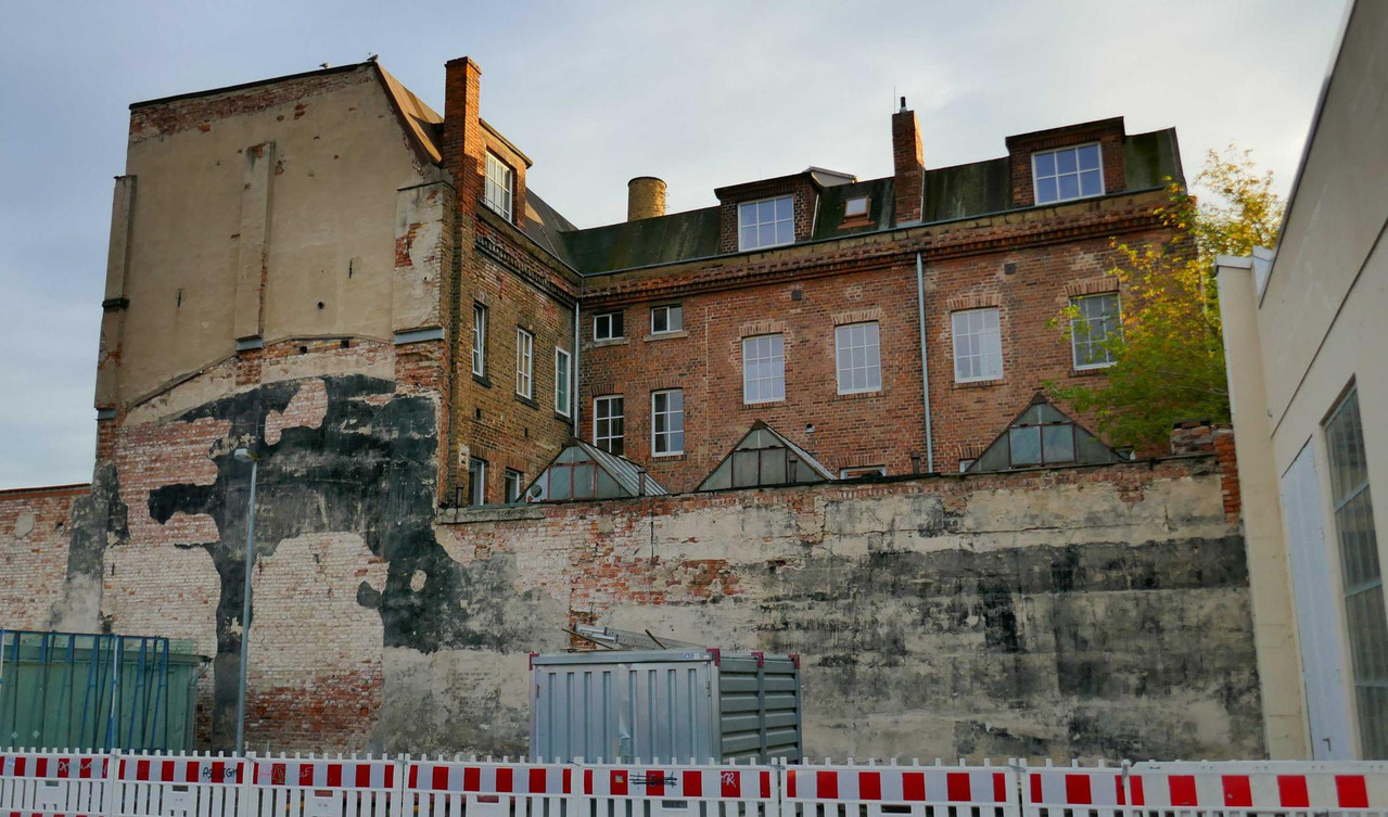 Bild: https://i.postimg.cc/MpPnHrSt/P1380577.jpg