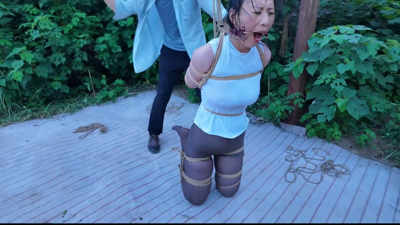 一绳所爱 老鬼定制紫涵野外闷热炼狱 下.mp4_20250906_133148.412