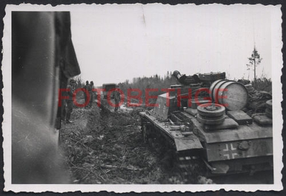 Sturmgeschütze greifen an Wolchow Kessel Schlamm