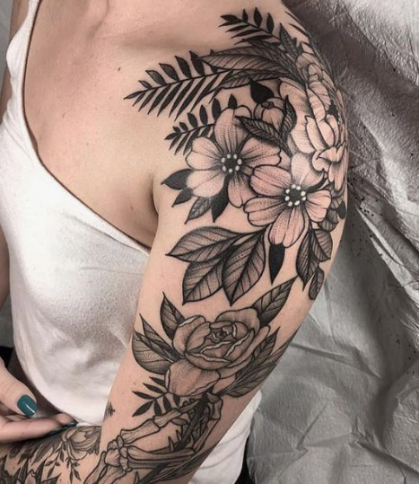 Black-and-white-flower-tattoo 512235 (6)