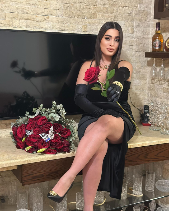 صور إليسا أندونيان مثيرة 2025 | إليسا أندونيان فضيحة - مشاهد نار 2026!  Elissaandonian-1756230308959