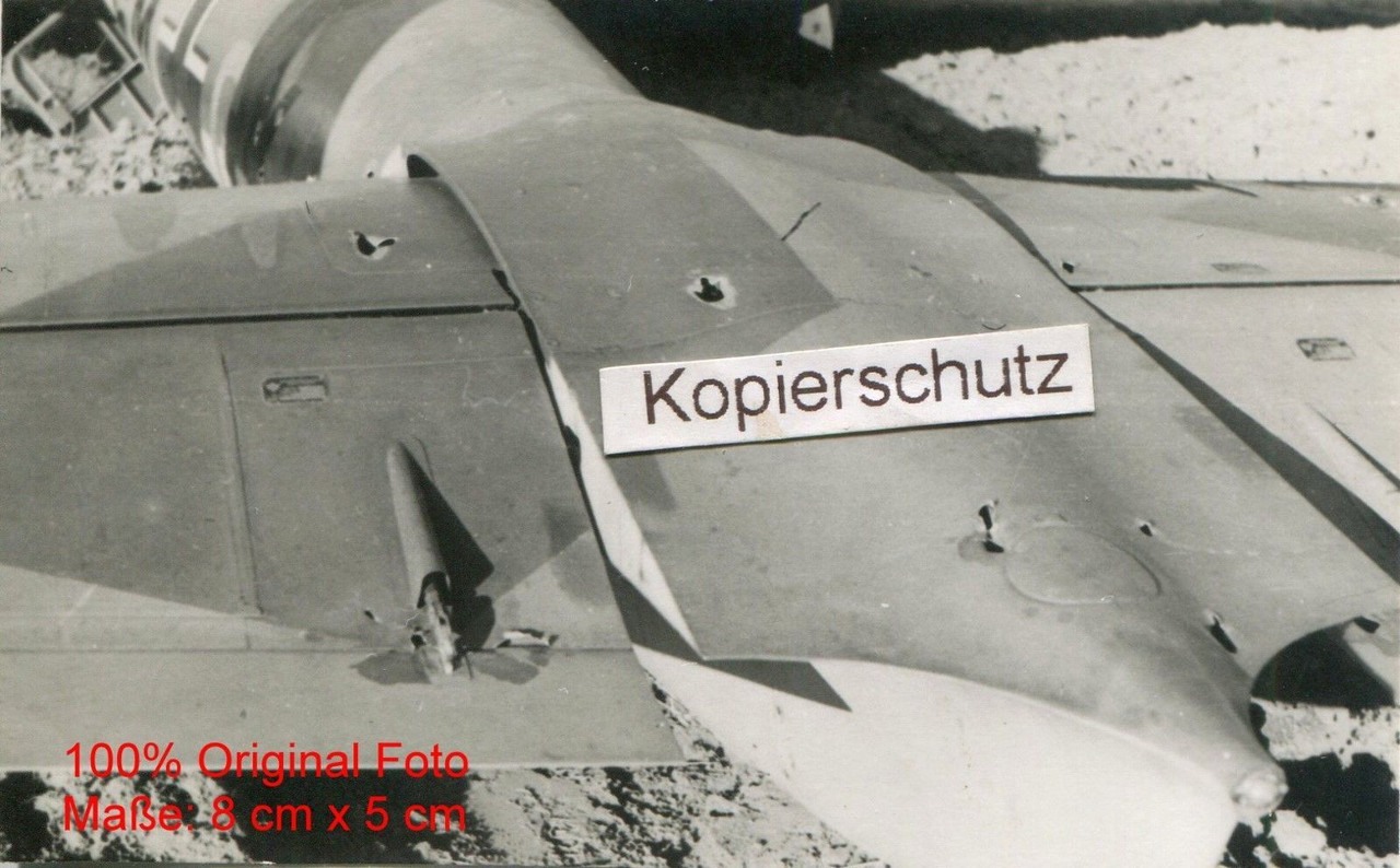 Flugzeug Do 17 mit Treffer Erdbeschuss (2)