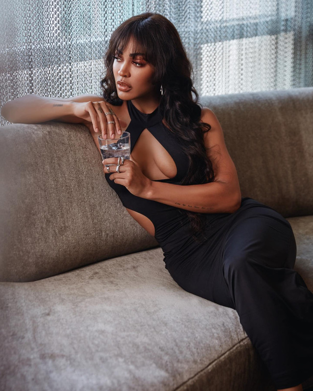 [Image: meagangood-1700085257-3236872200326363155-18828246.jpg]