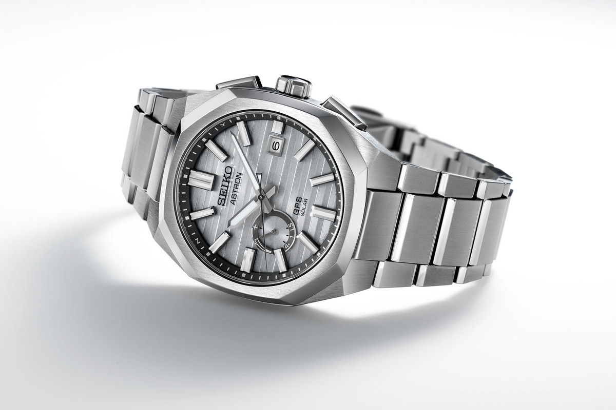 Seiko-Astron-GPS-Solar-SSJ017-grey-lifestyle